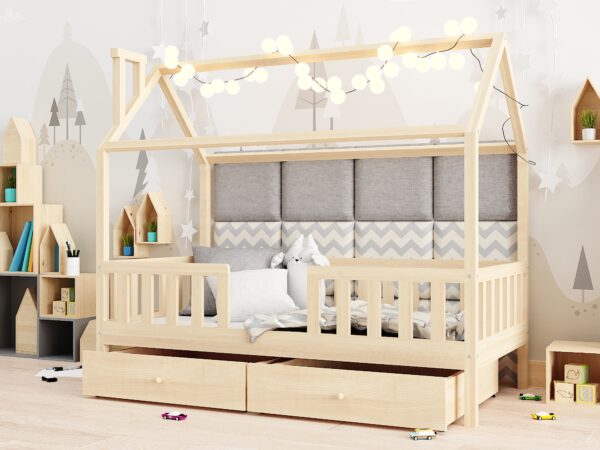 Łóżko w kształcie domku dla dziecka z szufladami i kominem.